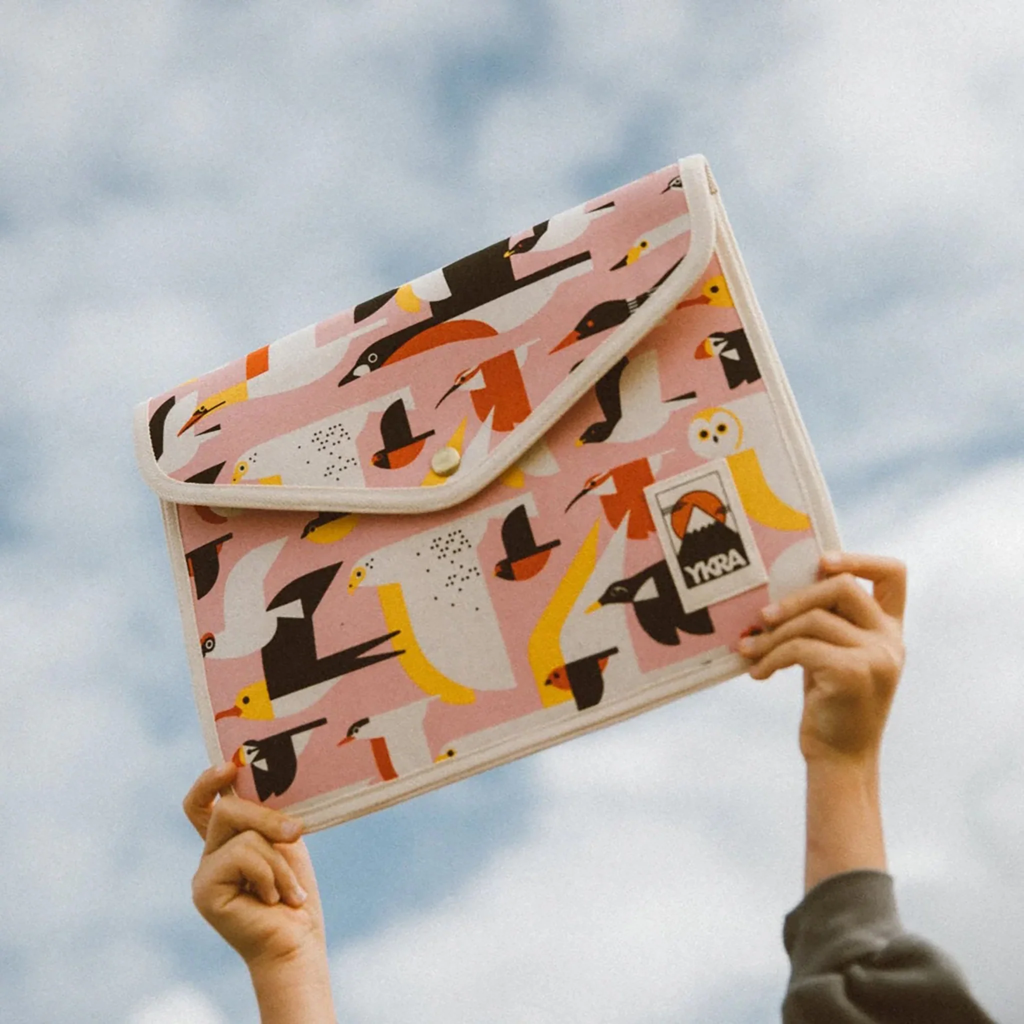 YKRA Laptop Case Flying Flock - Image 2