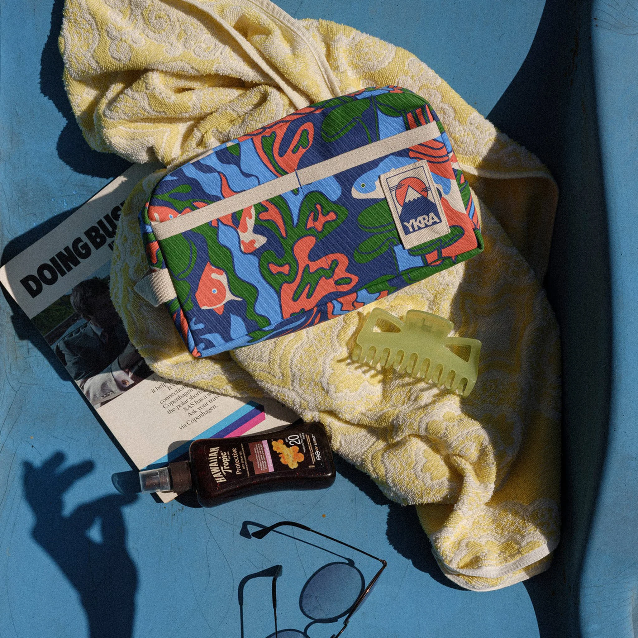 YKRA Toiletry Bag TRIPPY FISH - Image 3